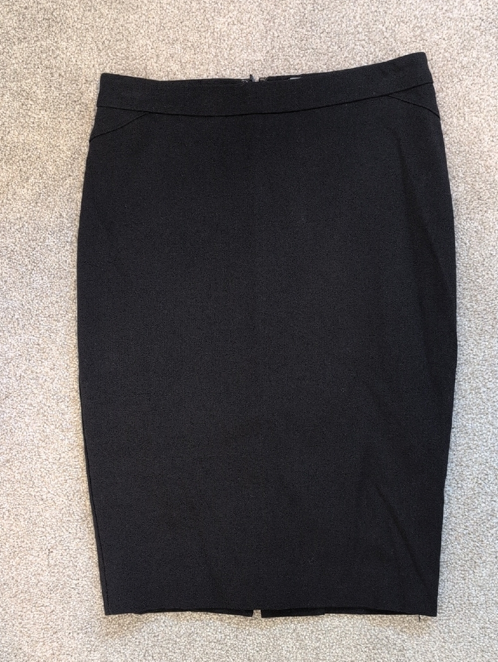 le chateau | Black Fitted Pencil Skirt